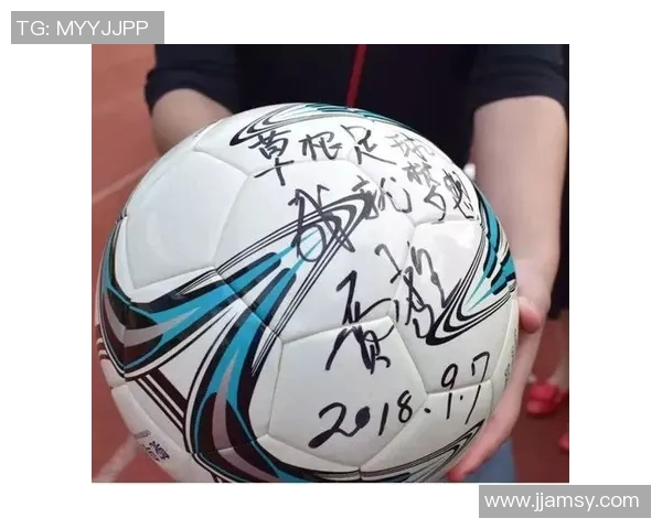 如何在比赛和活动中成功获取足球明星的亲笔签名技巧分享 如何在比赛和活动中成功获取足球明星的亲笔签名技巧分享